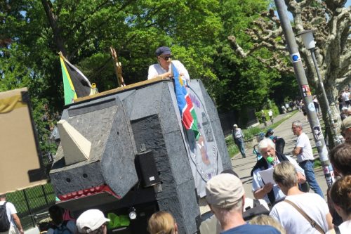MAI PARADE042
