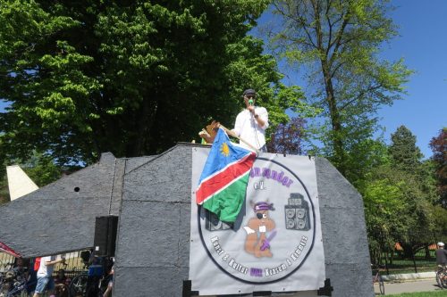 MAI PARADE052